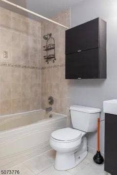 Room for rent in Society Hill