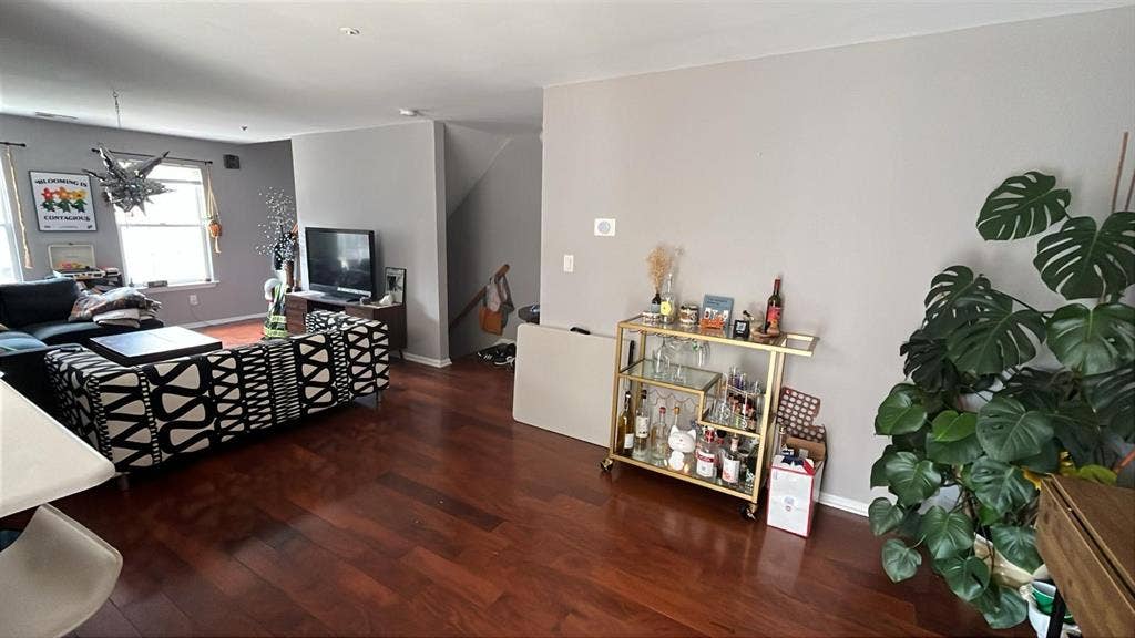 Room for rent in Society Hill