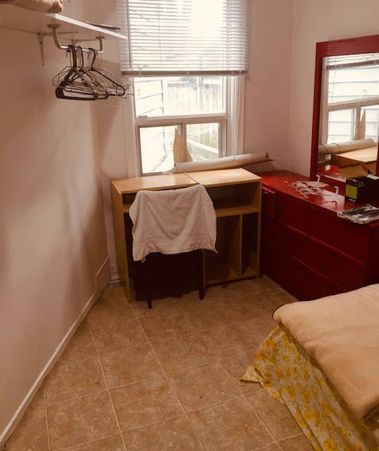 Room near subways – No Visitor(s) /