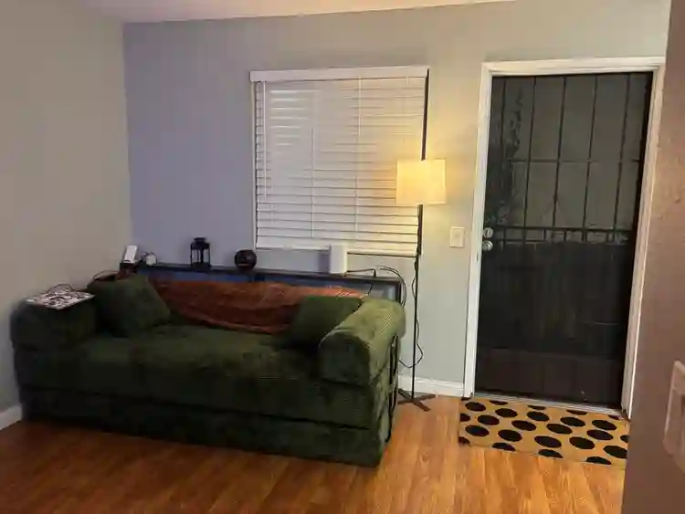 hi look at my apartment