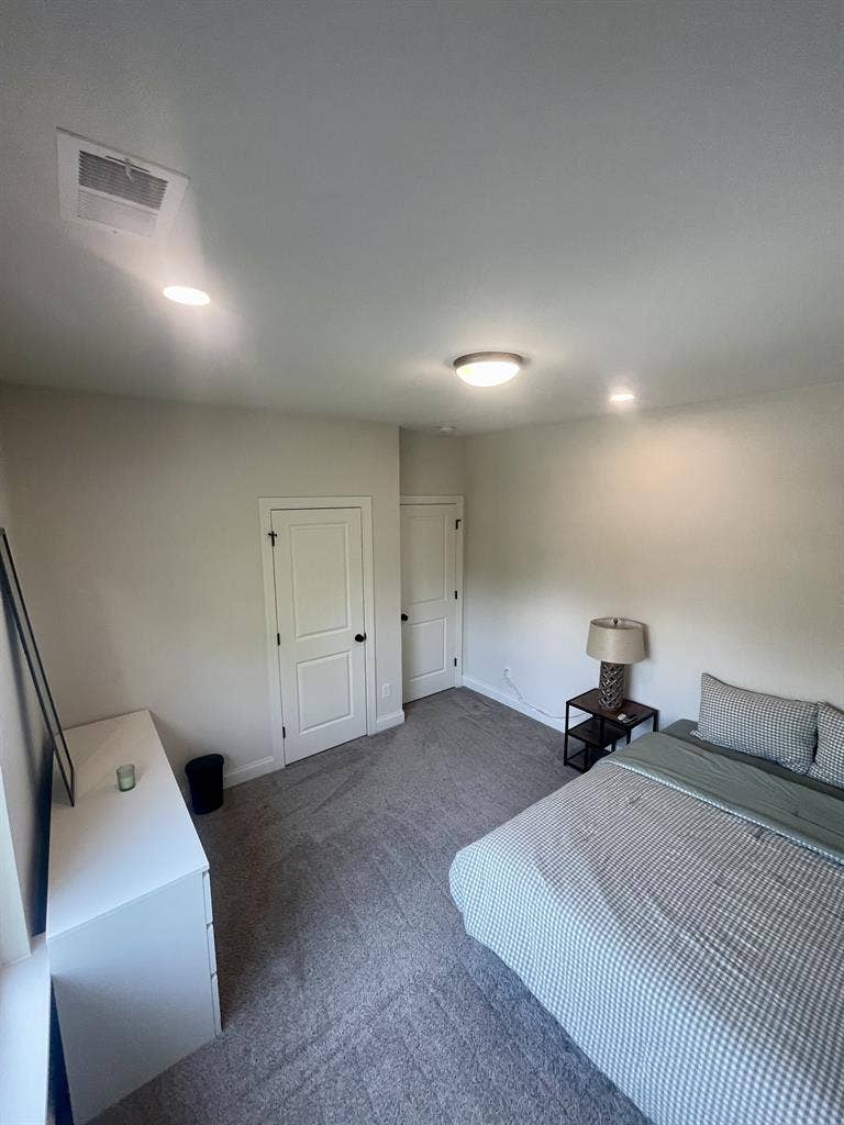Looking for a roommate near UNCC