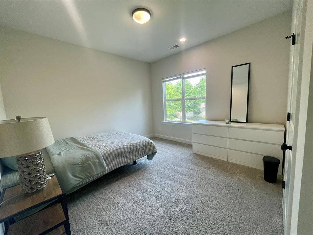 Looking for a roommate near UNCC