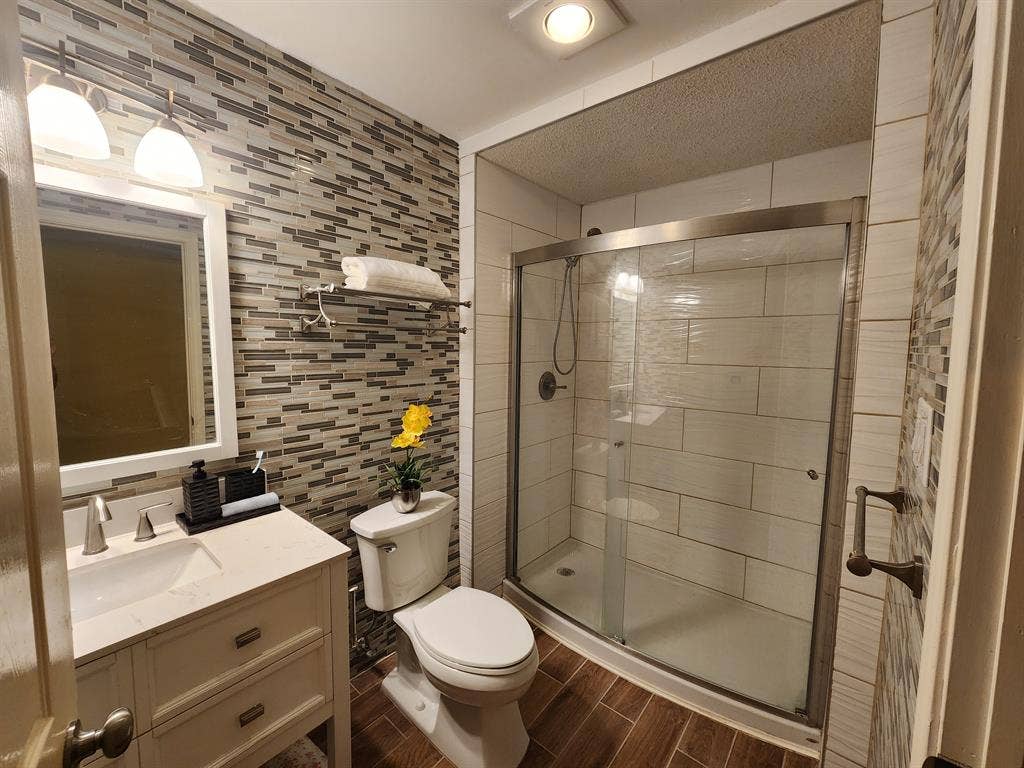 North Dallas - 1 private bed & bath