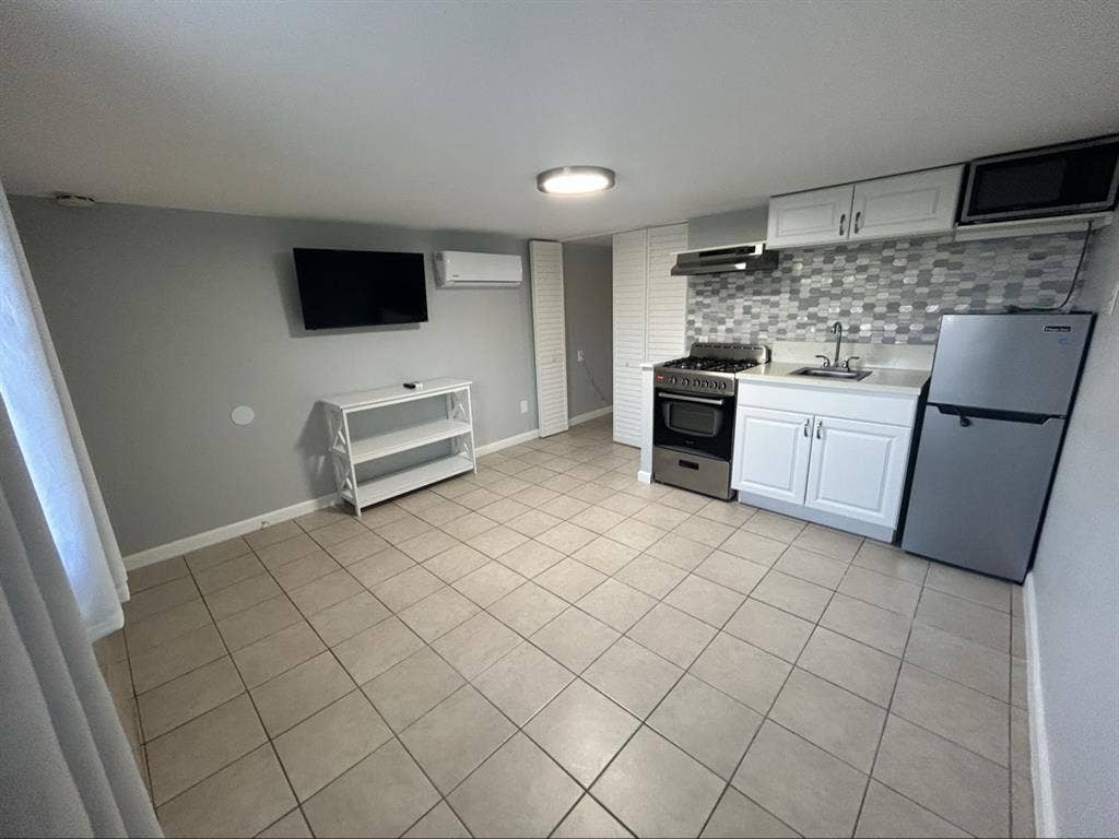 Beautiful converted basement/studio