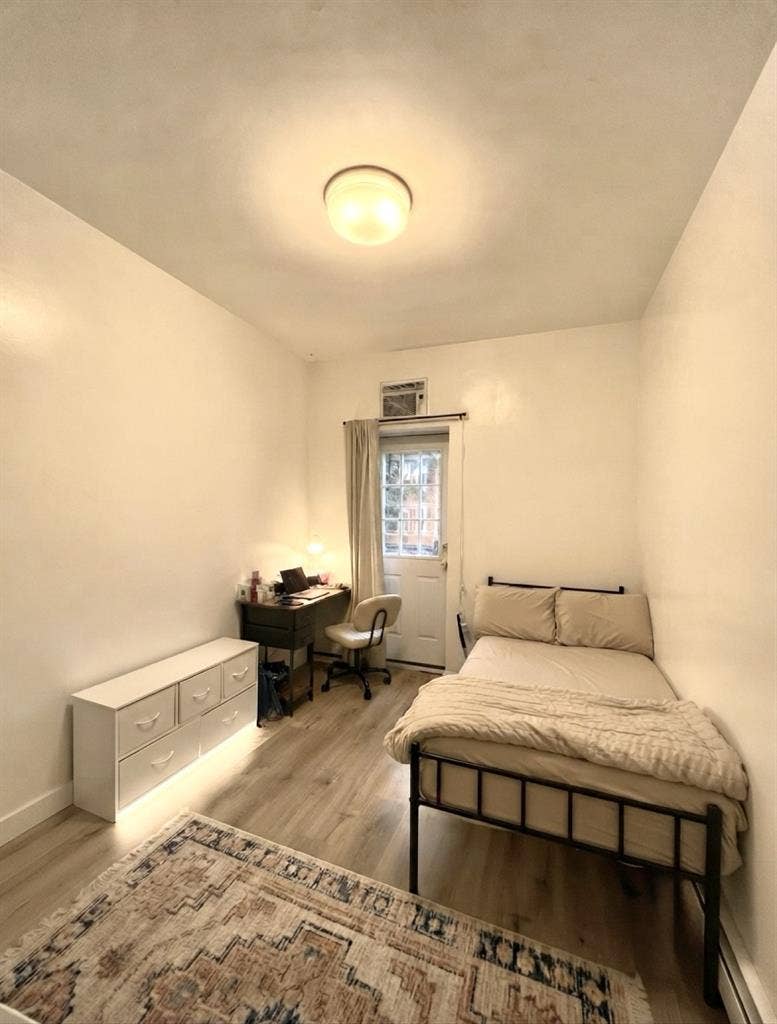 Private room with balcony Brooklyn