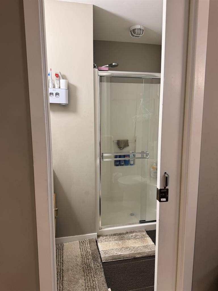 Furnished room with en-suite bath