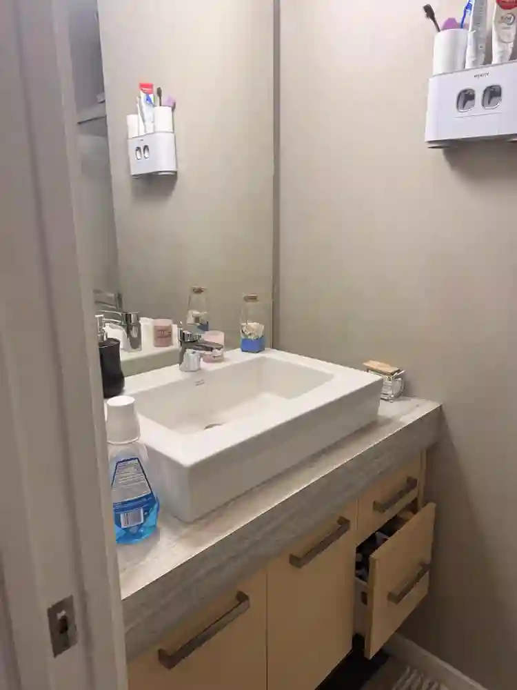 Furnished room with en-suite bath