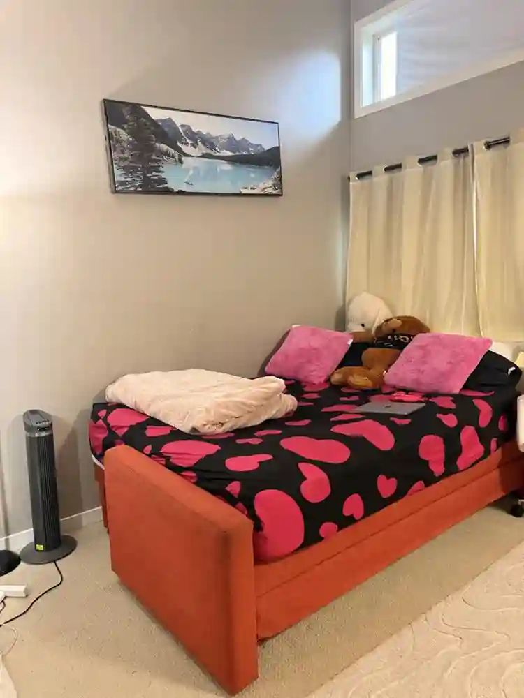 Furnished room with en-suite bath