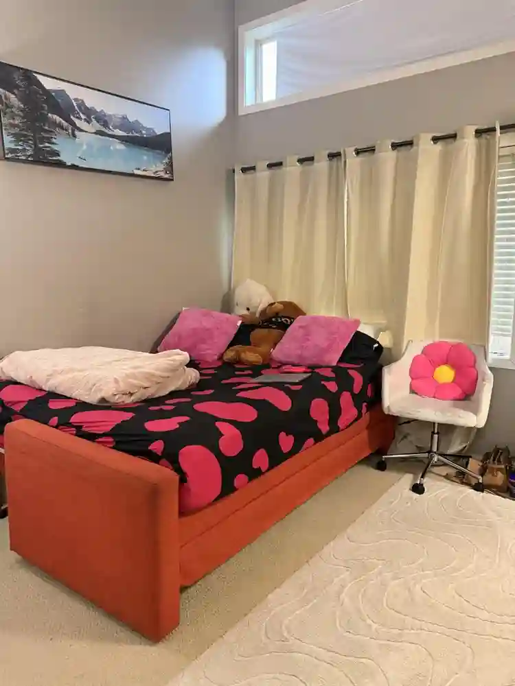 Furnished room with en-suite bath