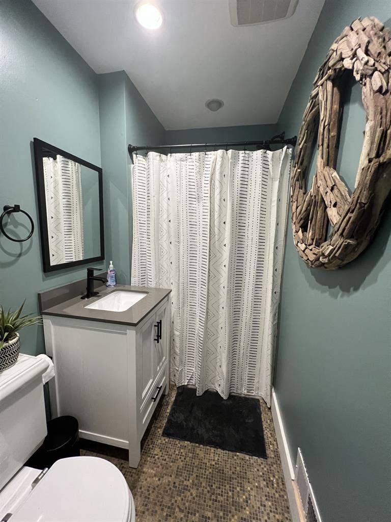 Roommate wanted