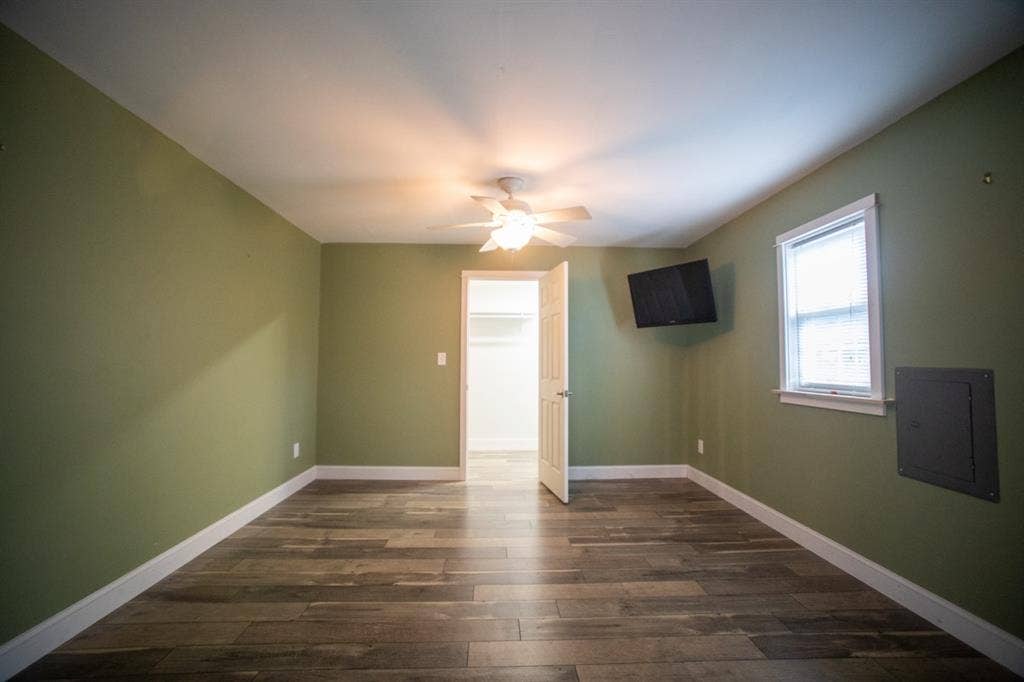 Roommate wanted