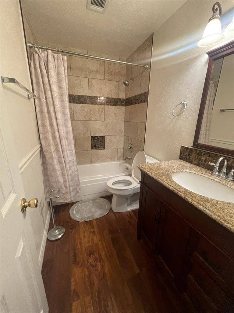 Furnished bedroom/ private bathroom