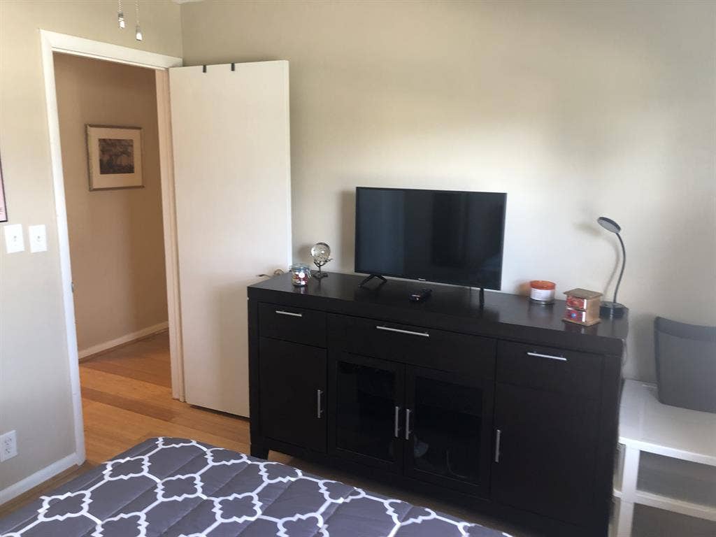 Room available in townhouse