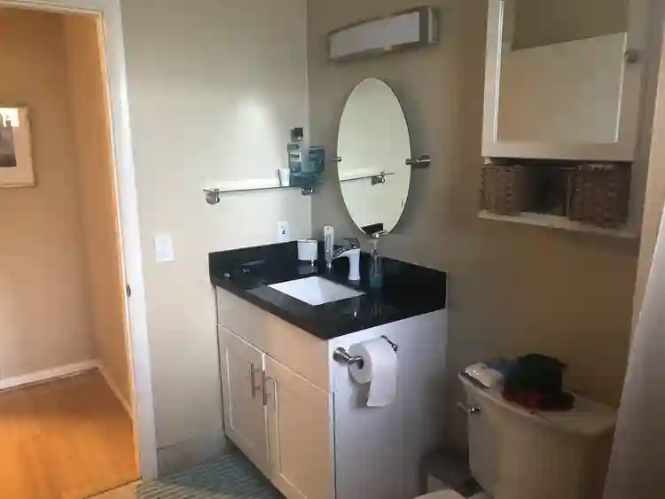 Room available in townhouse