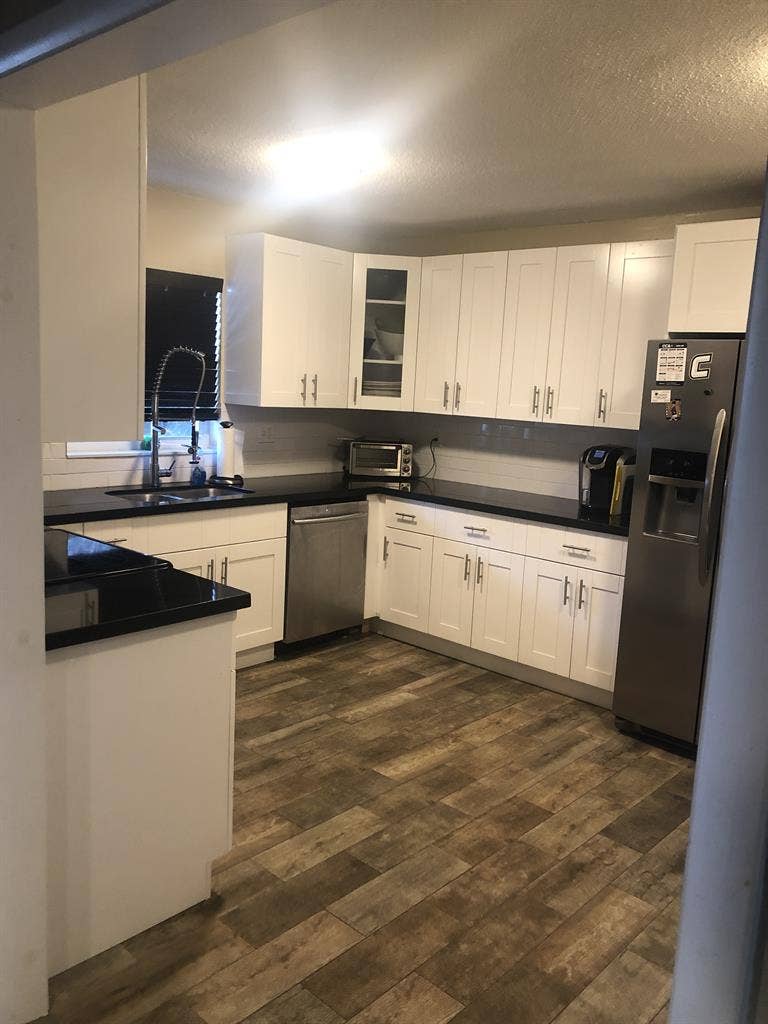Room available in townhouse