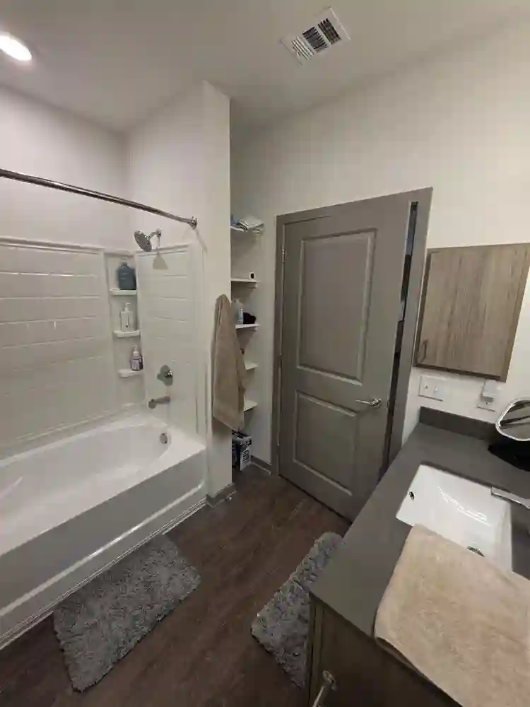 Quiet shared apt in Ellenton