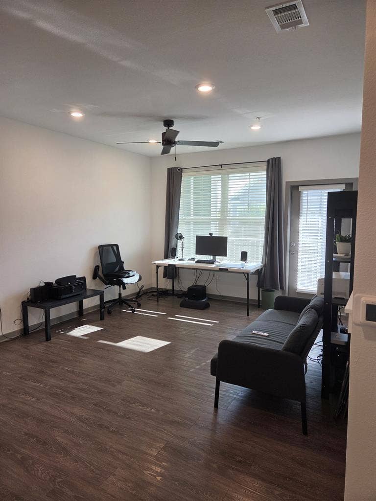 Quiet shared apt in Ellenton