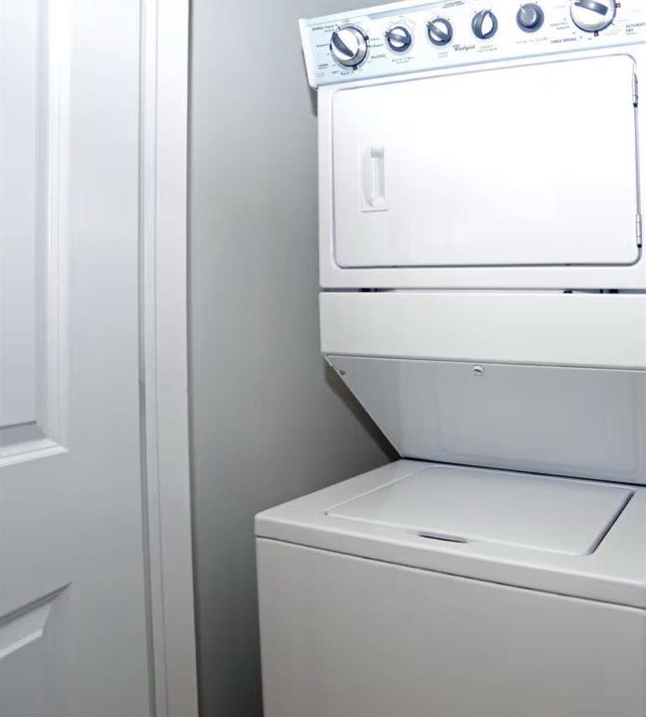 Looking for a professional roomate