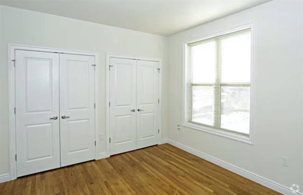 Looking for a professional roomate