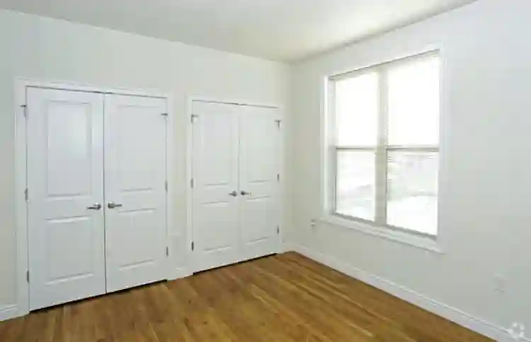 Looking for a professional roomate