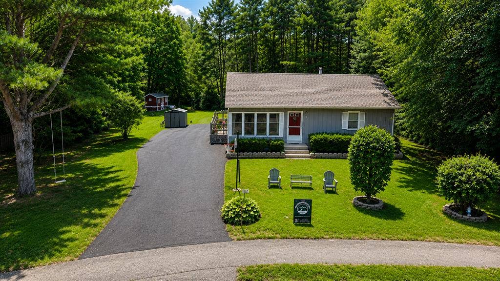Furnished spare room Milton VT