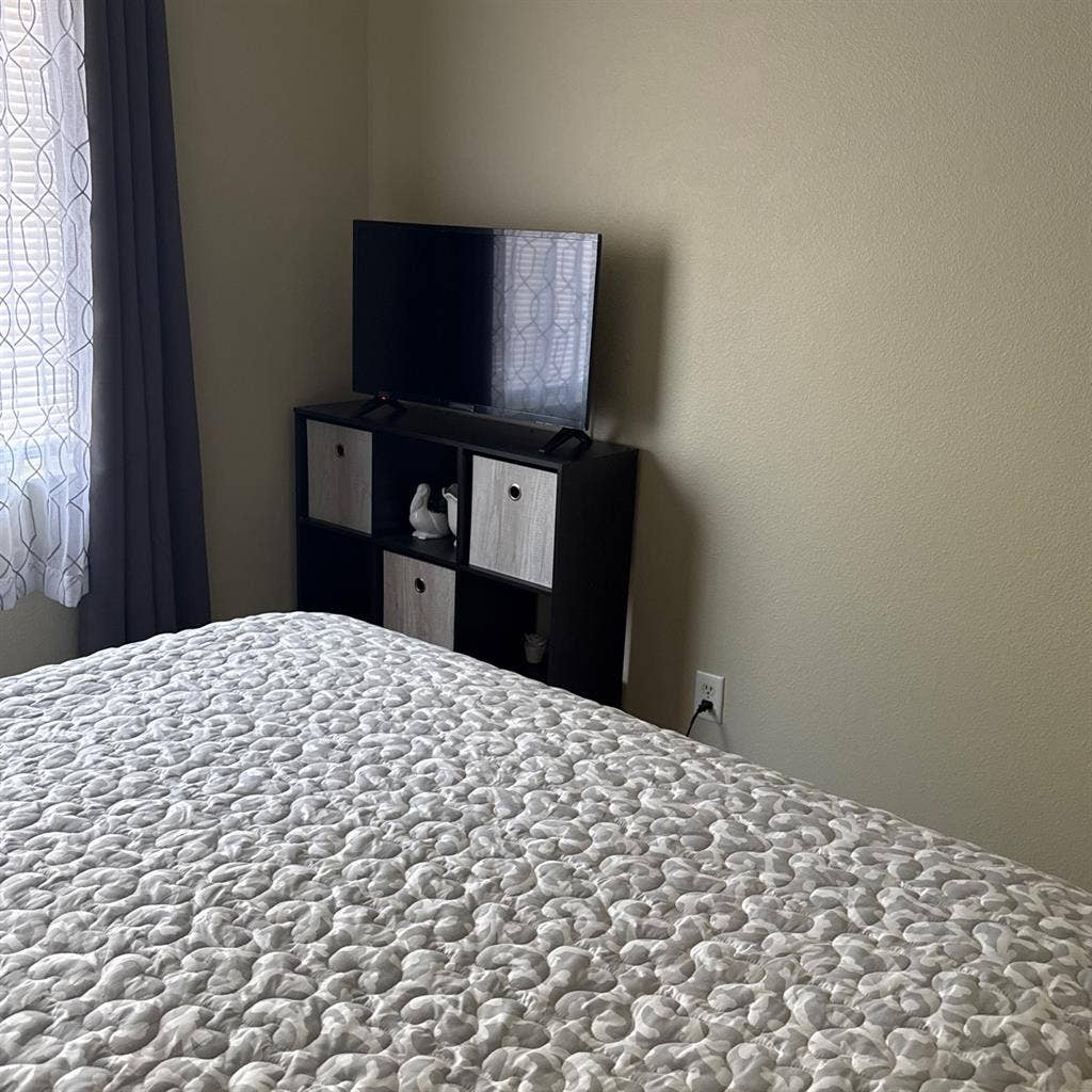 Cozy room in Victorville