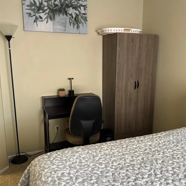 Cozy room in Victorville