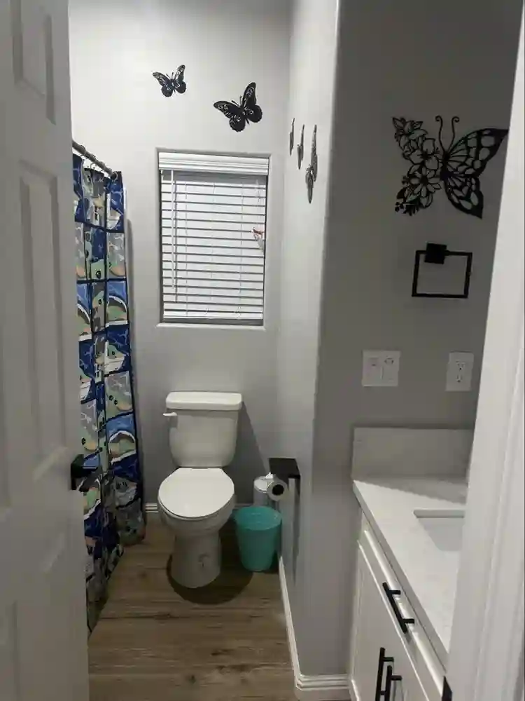 Cozy room in California Cityy