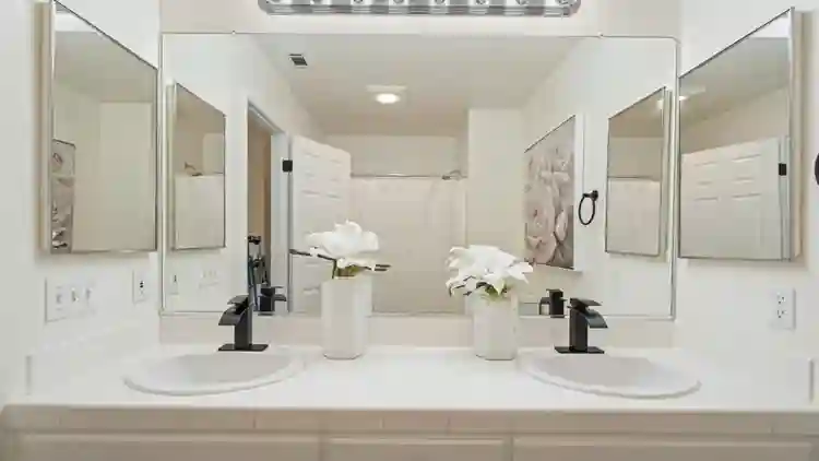 Room in 4 bed house gated community