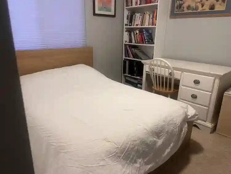 Room in 4 bed house gated community