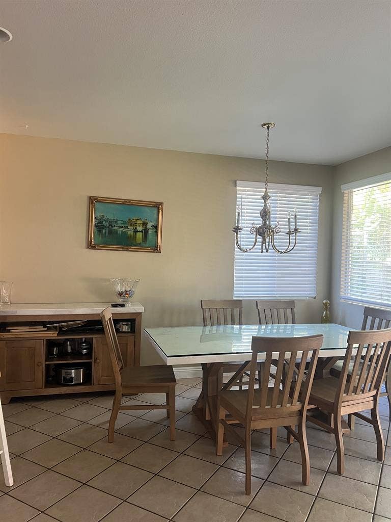 Room in 4 bed house gated community