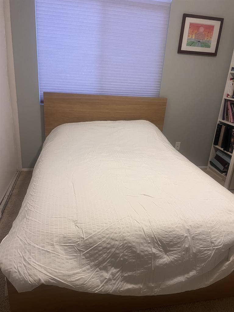 Room in 4 bed house gated community