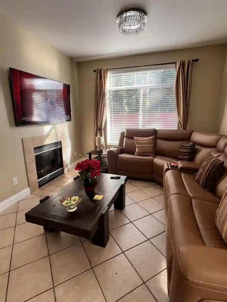 Room in 4 bed house gated community