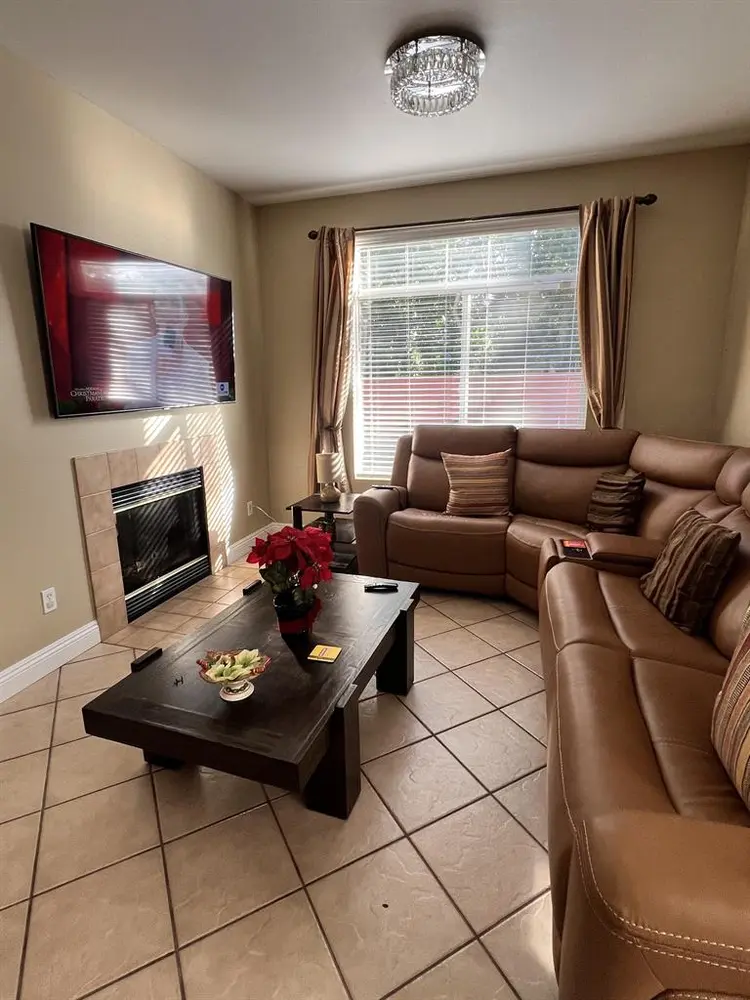 Room in 4 bed house gated community