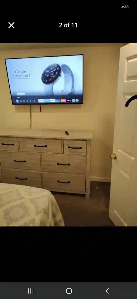 Female roommate wanted