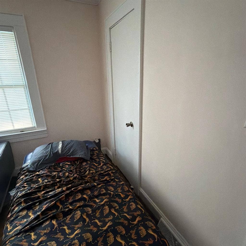 One bedrool for rent