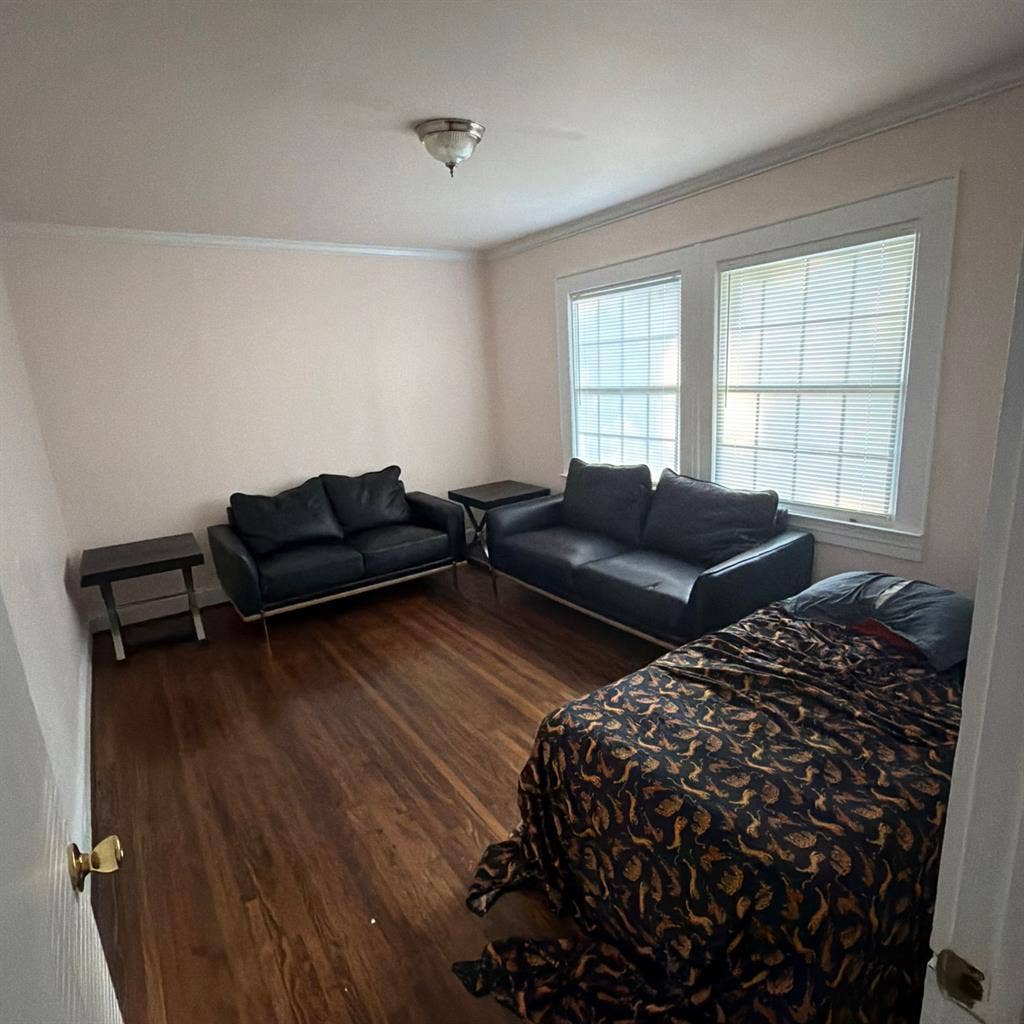 One bedrool for rent