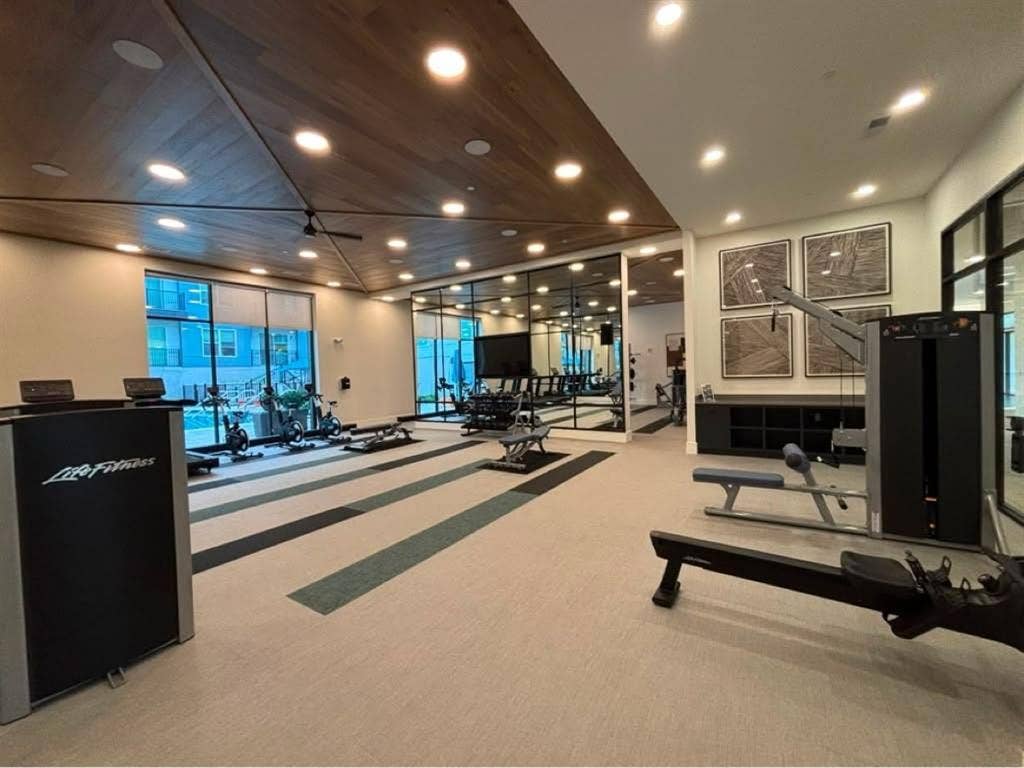 Leasing room in J veridian