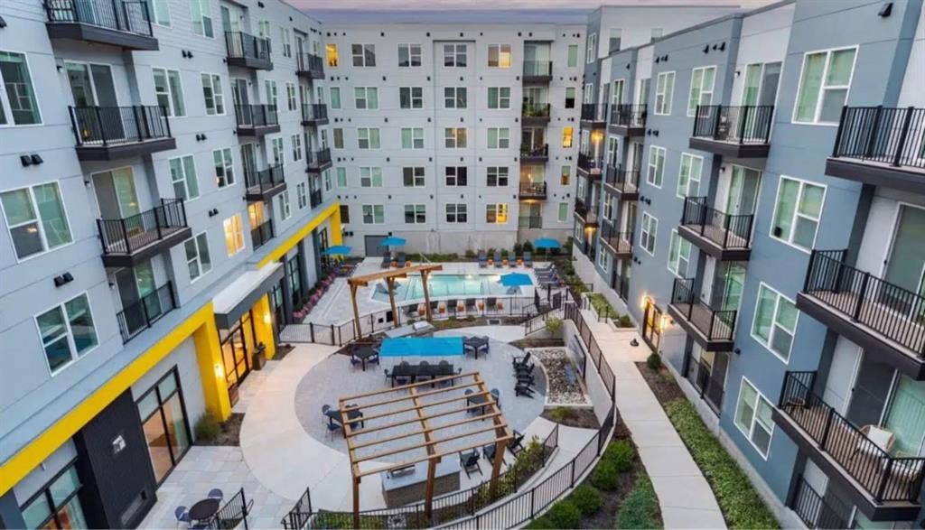 Leasing room in J veridian