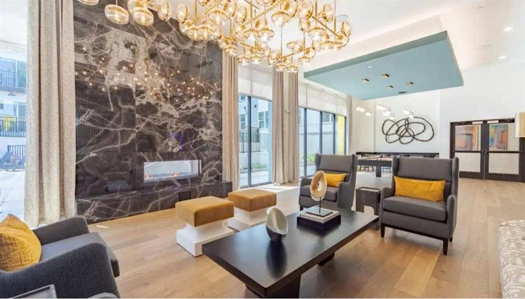 Leasing room in J veridian