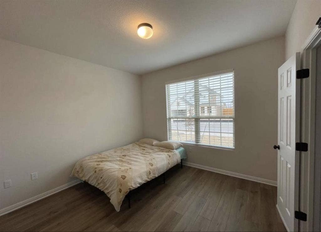Private room with private for rent