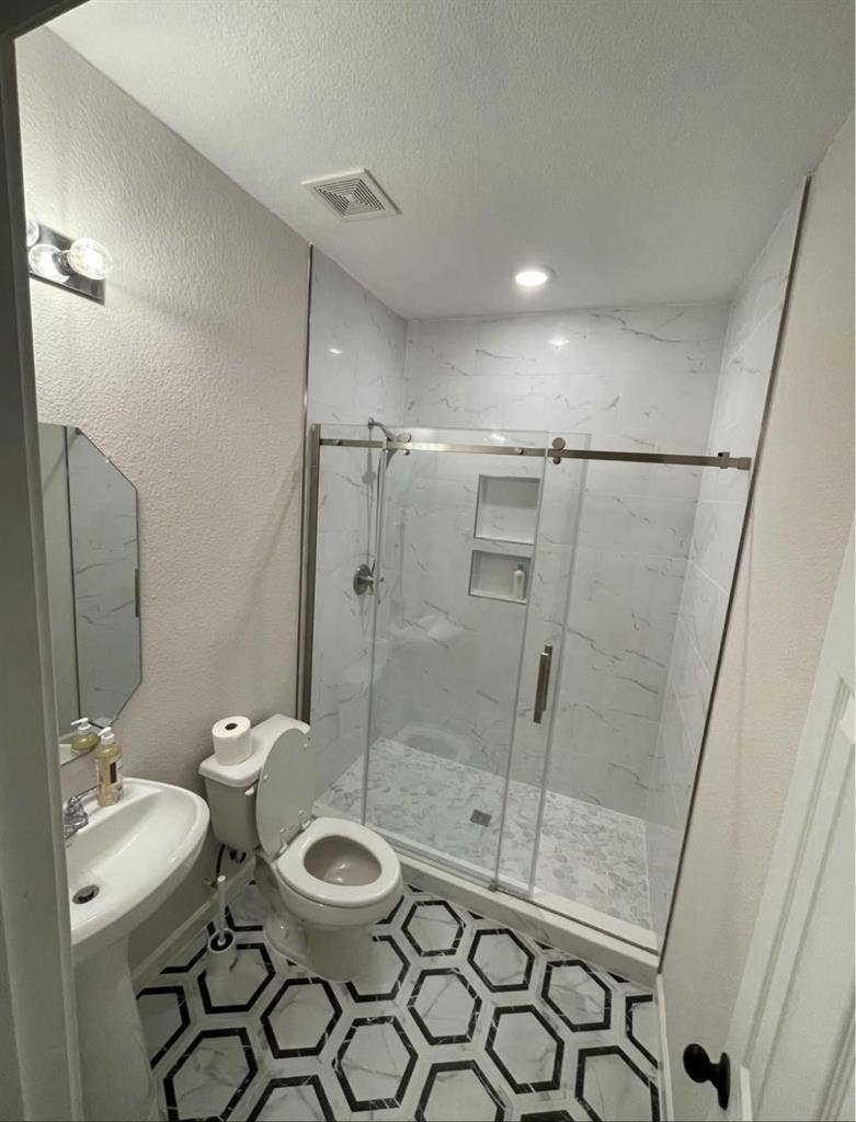 Private room with private for rent