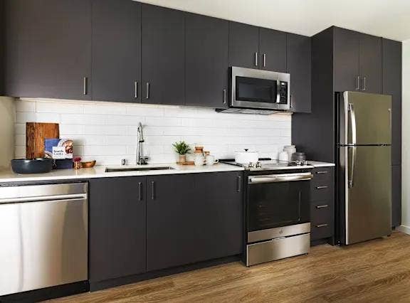 Top-Floor Corner 2BR/2BA, Nov 2nd