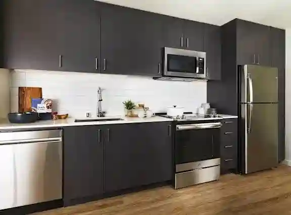 Top-Floor Corner 2BR/2BA, Nov 2nd