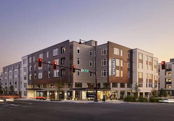 Top-Floor Corner 2BR/2BA, Nov 2nd