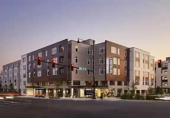 Top-Floor Corner 2BR/2BA, Nov 2nd