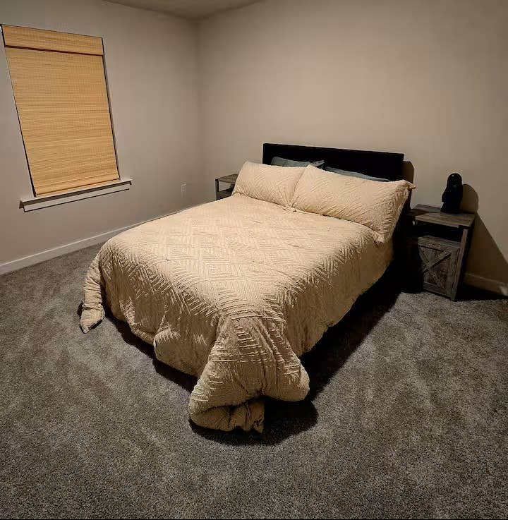 Room available utilities included