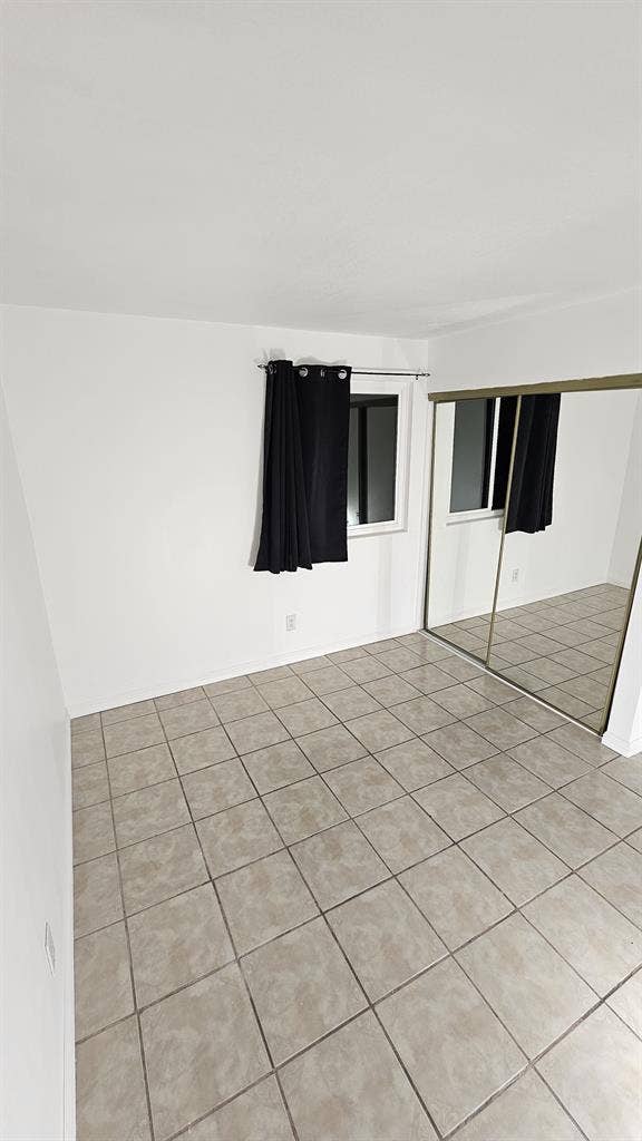 Private Room, Shared Bathroom