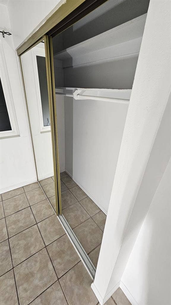 Private Room, Shared Bathroom