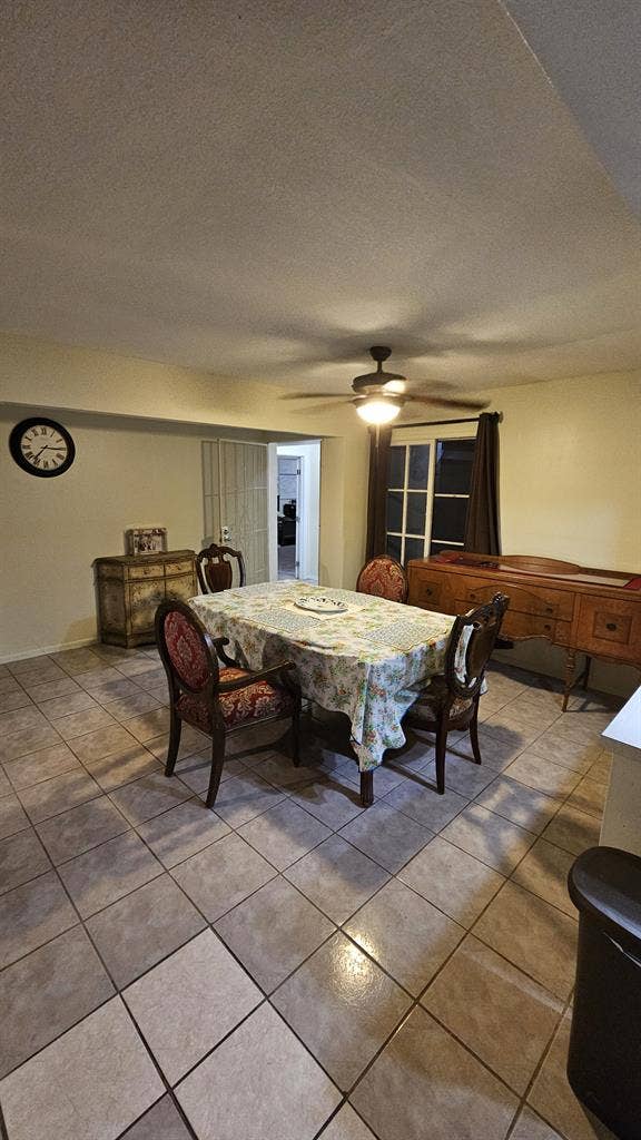 Private Room, Shared Bathroom